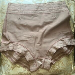 NWOT HIGH WAISTED SHAPEWEAR PANTIES